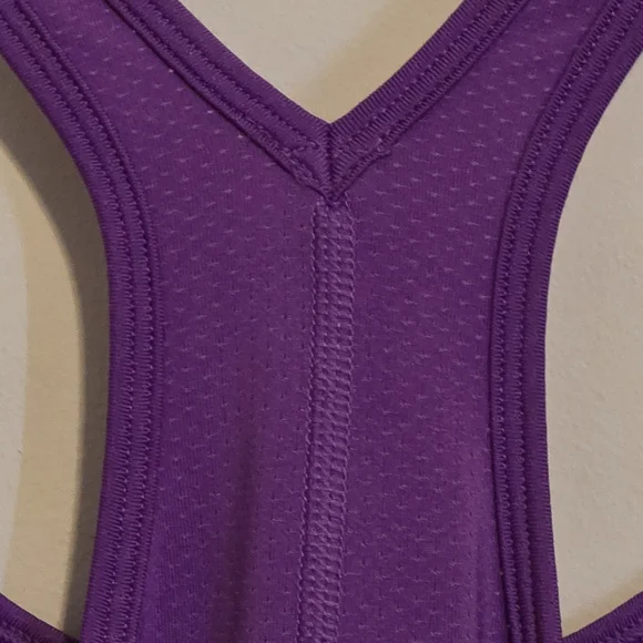 Under Armour HeatGear Purple Racerback Tank Women's M Compression Moisture Wick - Picture 8 of 8